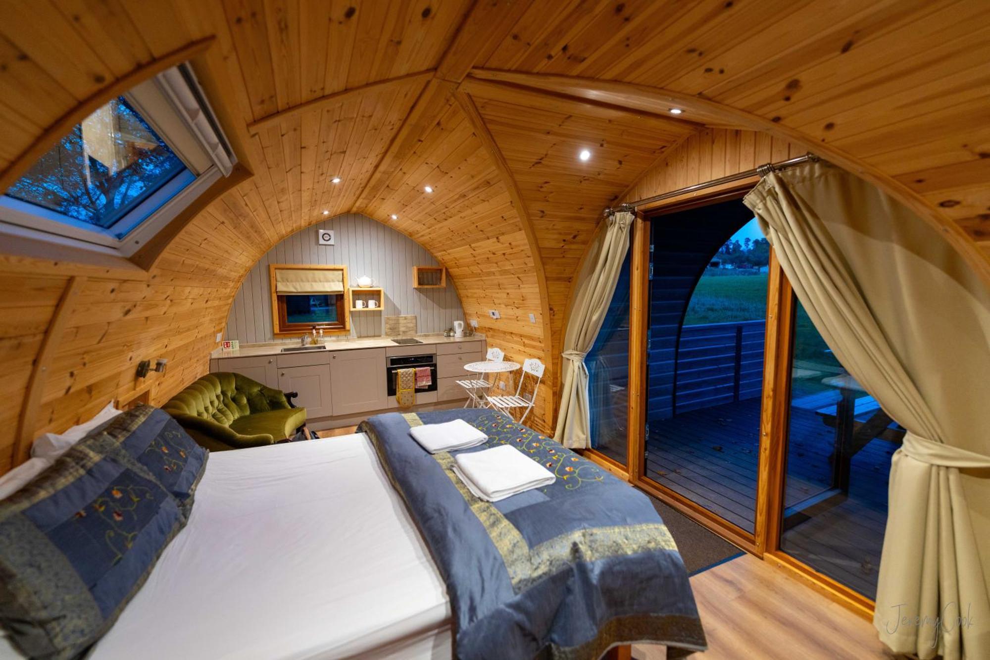 Missin' Link Glamping 호텔 West Hoathley 외부 사진