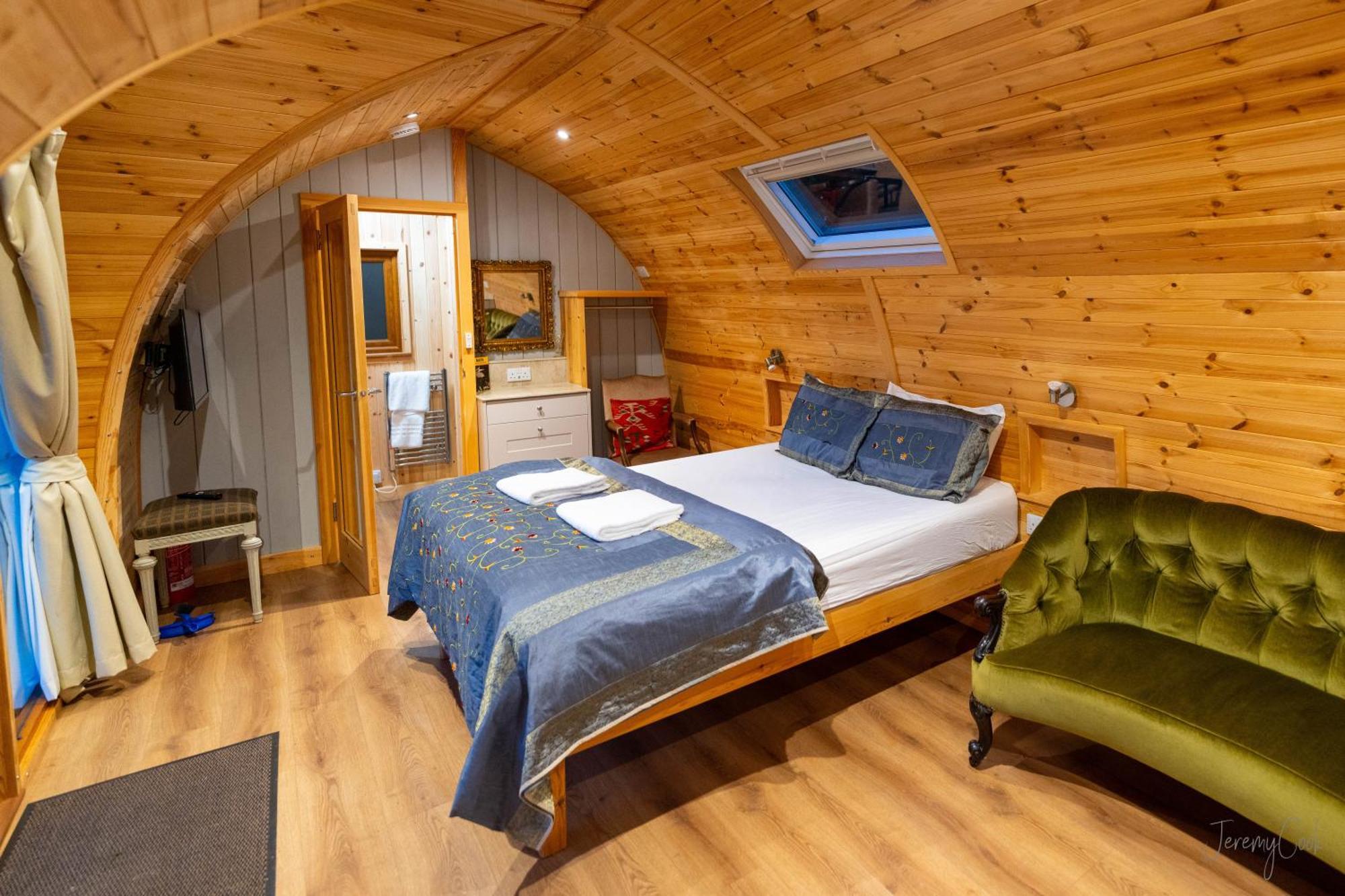 Missin' Link Glamping 호텔 West Hoathley 외부 사진