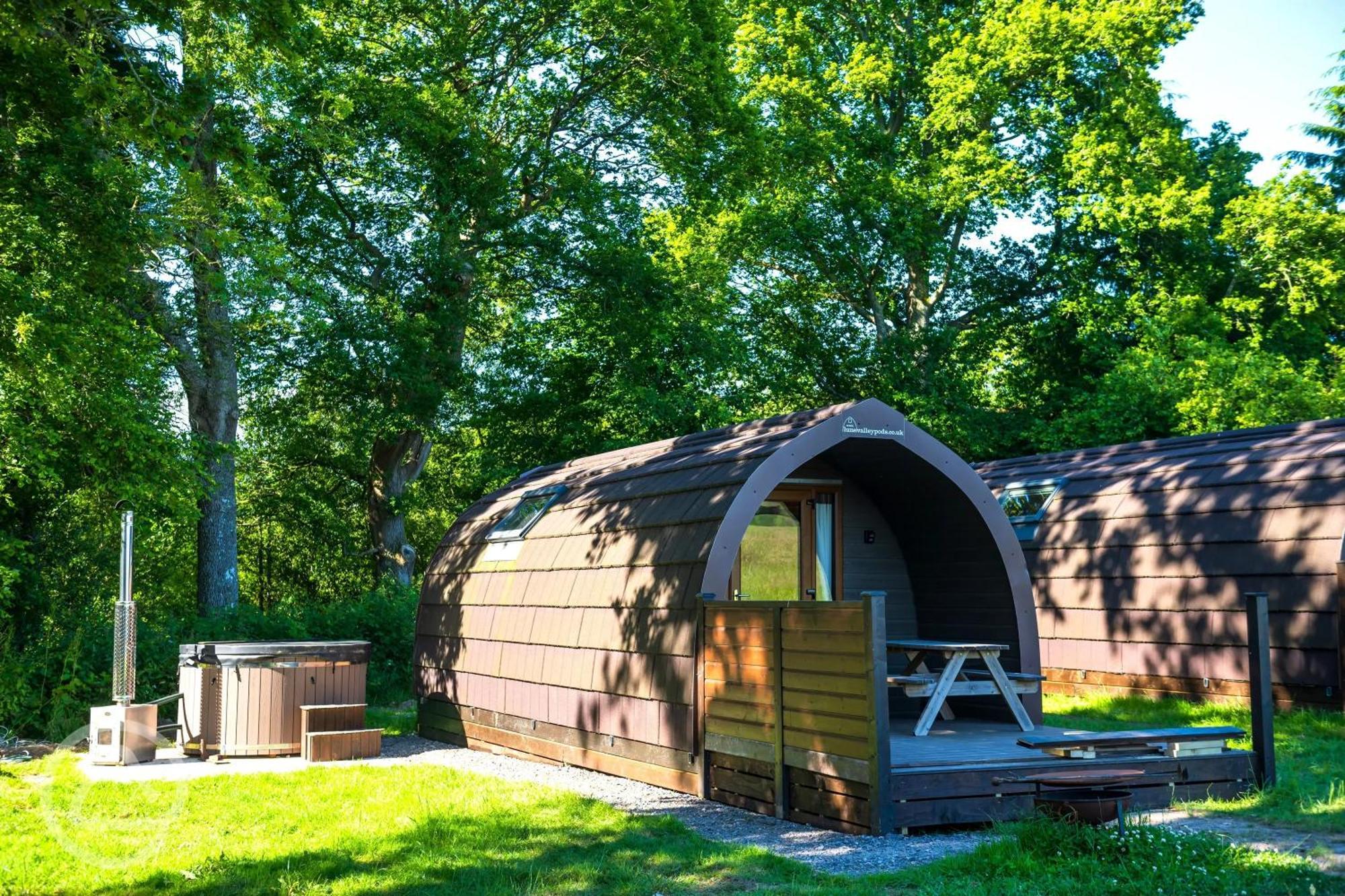 Missin' Link Glamping 호텔 West Hoathley 외부 사진